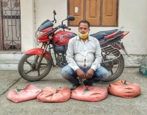 Read more about the article ବାଇକ ସହିତ ମଦ ଜବତ, ଜଣେ ଗିରଫ