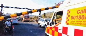 Read more about the article ବଇଣ୍ଡା ରେଲୱେ ଲେଭେଲ କ୍ରସିଂରେ ଅଘଟଣ ହଠାତ୍ ମୁକୁଳା ହୋଇଗଲା ଫାଟକ