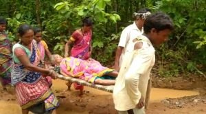 Read more about the article ଖଟିଆରେ ବୁହାହେଲ ରୋଗୀ
