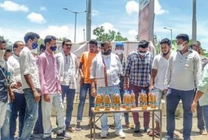 Read more about the article ତୈଳଦର ବୃଦ୍ଧିର ଯୁବ କଂଗ୍ରେସର ଅଭିନବ ପ୍ରତିବାଦ