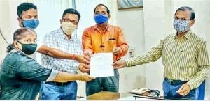 Read more about the article ସ୍କୁଲ୍ ଫି’ ନେଇ ଅଭିବାବକ ସଂଘର ଦାବିପତ୍ର