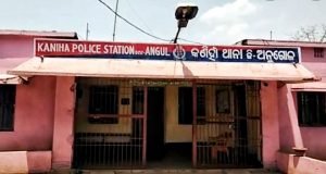 Read more about the article ସ୍ୱାମୀର ଦ୍ୱିତୀୟ ପତ୍ନୀ କୁ ନେଇ ଥାନାରେ ଏତଲା