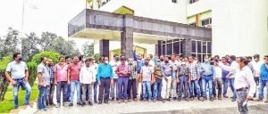 Read more about the article ଲାପଟପ୍ ଯୋଗାଣ ଦାବିରେ ବିକ୍ଷୋଭ