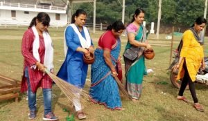 Read more about the article ଗୋବର ପାଣି ଛିଞ୍ଚି ମୁଖ୍ୟମନ୍ତ୍ରୀଙ୍କ ସଭାସ୍ଥଳ ବିଶୋଧିତ କଲା ବିଜେପି ମହିଳା ମୋର୍ଚ୍ଚା