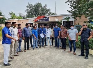 Read more about the article ସାମ୍ବାଦିକଙ୍କୁ ସୁରକ୍ଷାକର୍ମୀଙ୍କ ଆକ୍ରମଣ ଅଭିଯୋଗ, ଥାନାରେ ଏତଲା