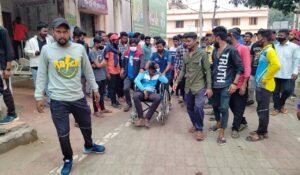 Read more about the article କ୍ରିକେଟ ଖେଳରେ କ୍ୟାଚ ଧରିବାକୁ ଯାଇ ଖେଳାଳି ଗୁରୁତର
