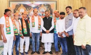 Read more about the article ବିଜେପିରେ ମିଶିଲେ ସୁନିଲ ଓ ଦିଲୀପ