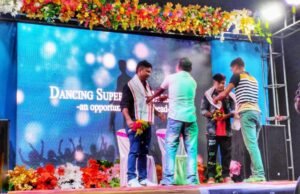 Read more about the article ଡ୍ୟାନ୍ସିଂ ସୁପରଷ୍ଟାର ସିଜିନ୍- ୩: ଟ୍ରଫି ହାତେଇଲା ନାମିକ ଡ୍ୟାନ୍ସ ଏକାଡେମୀ