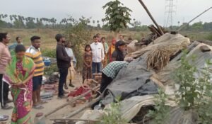 Read more about the article ରାତିରେ ଘରେ ପଶି ଦମ୍ପତିଙ୍କୁ ଦଳିଦେଲା ଦନ୍ତା; ସ୍ତ୍ରୀ ମୃତ, ସ୍ୱାମୀ ଗୁରୁତର