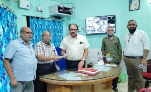 Read more about the article ଅନୁଗୁଳ ମେଡ଼ିକାଲକୁ ଫ୍ରିଜ ଦାନକଲେ ବ୍ୟବସାୟୀ