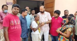 Read more about the article ରାତିରେ ଶୋଇଥିବା ବେଳେ ବୃଦ୍ଧାଙ୍କୁ ଦଳିଦେଲା ଦନ୍ତା, ଛଟପଟ ହୋଇ ଚାଲିଗଲା ପ୍ରାଣ