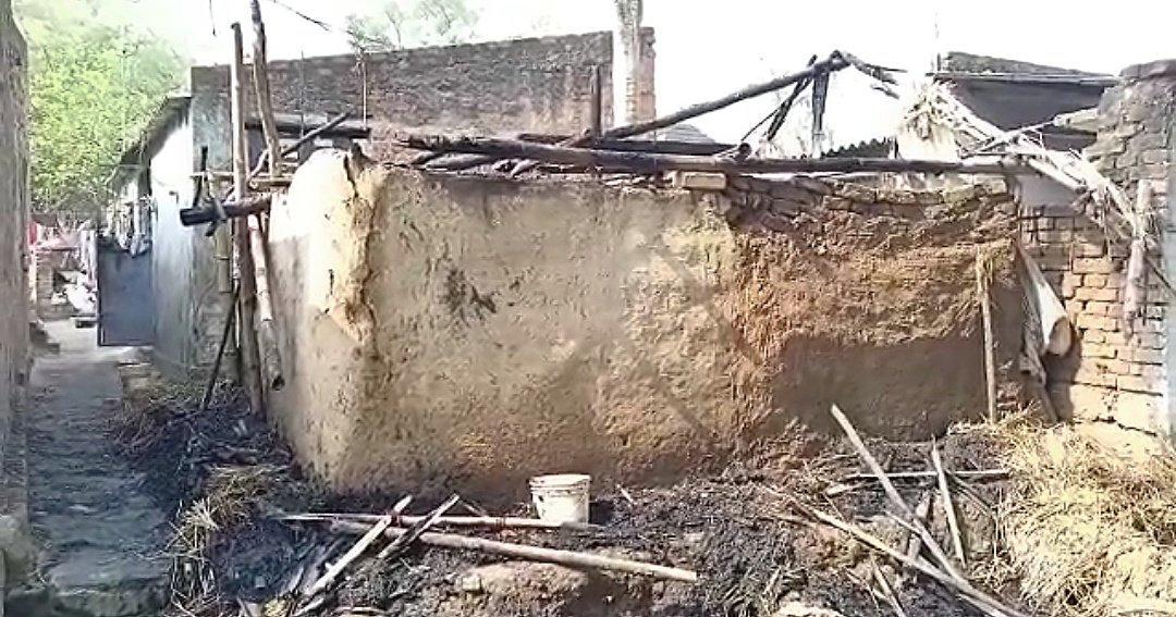 You are currently viewing ସର୍ଟ ସର୍କିଟ ଯୋଗୁ ଭୟଙ୍କର ଅଗ୍ନିକାଣ୍ଡ, ଜଳିଗଲା ଲକ୍ଷାଧିକ ଟଙ୍କାର ସମ୍ପତ୍ତି