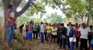 Read more about the article ମେସ୍ ପଛପଟ ଗଛରେ ଝୁଲିଛି ଛାତ୍ରଙ୍କ ମୃତଦେହ, ହତ୍ୟା କି ଆତ୍ମହତ୍ୟା ଚାଲିଛି ତଦନ୍ତ