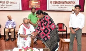 Read more about the article ରାଜ୍ୟପାଳଙ୍କ ସହ ଭାବ ବିନିମୟ କଲେ ଚିନ୍ମୟୀ