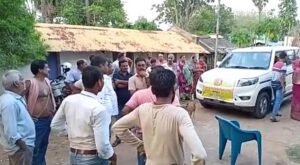 Read more about the article ବାର ବର୍ଷ ପରେ ଅନ୍ଧାର କୋଠରୀରୁ ବାହାରିଲେ ମାନସିକ ବିକାରଗ୍ରସ୍ତ ରଶ୍ମିତା