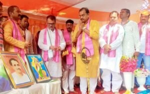 Read more about the article ଛେଣ୍ଡିପଦାରେ ରାଜ୍ୟ ବିଜେପି ସଭାପତି  ମୋଦିଙ୍କ ଯୋଜନା ଶତ ପ୍ରତିଶତ ଲୋକଙ୍କ ପାଖରେ ପହଞ୍ଚୁ:ସମୀର ମହାନ୍ତି