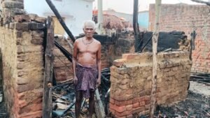 Read more about the article ଭୟାବହ ଅଗ୍ନିକାଣ୍ଡ: ଜଳିଗଲା ଘରର ସବୁ ଆସବାବ ପତ୍ର