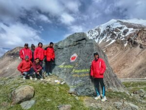 Read more about the article ହିମାଳୟ ଉଚ୍ଚ ଶିଖରରେ ମହାପ୍ରଭୁ ଜଗନ୍ନାଥଙ୍କ ଚିତ୍ର ଆଙ୍କିଲେ ଅନୁଗୁଳର ଚିତ୍ରକର ରଜତ