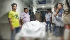 Read more about the article ଟଙ୍କା କେଇଟା ପାଇଁ ମା’କୁ ହତ୍ୟା କଲା ପୁଅ, ଥାନାରେ ଅଟକ