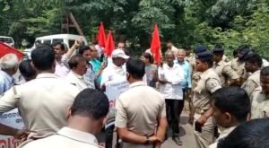 Read more about the article ମେଡିକାଲ କଲେଜକୁ ସରକାରୀ ପରିଚାଳନା ଦାବି, ୧୨ ଘଣ୍ଟିଆ ତାଳଚେର ବନ୍ଦ