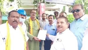 Read more about the article କୋଇଲା ଖଣିର ଘରୋଇକରଣକୁ ଶ୍ରମିକ ସଂଗଠନର ତୀବ୍ର ବିରୋଧ, ମୋଟର ସାଇକେଲ ଶୋଭାଯାତ୍ରା କରି ଦେଲେ ଦାବି ପତ୍ର