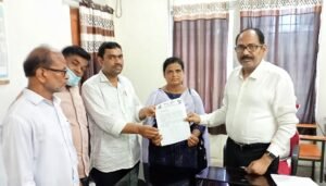 Read more about the article ପୁଲିସର ଖାମଖିଆଲି ଯୋଗୁଁ ଗଲା କଅଁଳ ଜୀବନ: ୧୫ ଦିନ ପରେ ନାଳରୁ ମିଳିଲା ମୁକ ବଧିର ଆବାସିକ ବିଦ୍ୟାଳୟରୁ ନିଖୋଜ ଛାତ୍ରୀଙ୍କ ମୃତଦେହ