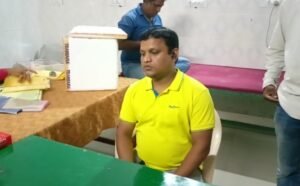 Read more about the article ଭୁବନେଶ୍ୱରରୁ ଆସି ରକ୍ତଦାନ କରି ମହିଳାଙ୍କ ଜୀବନ ବଞ୍ଚାଇଲେ ମାନସ ରଞ୍ଜନ ପ୍ରଧାନ