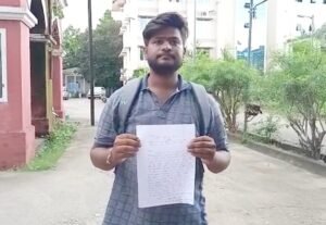 Read more about the article ଜିଲ୍ଲାର ସହିଦ୍ ବୀରପୁତ୍ରଙ୍କ ପାଇଁ ସ୍ମାରକୀ ନିର୍ମାଣ ପାଇଁ ଜିଲ୍ଲାପାଳଙ୍କୁ ନିବେଦନ କଲେ ଆର୍ଟିଷ୍ଟ ରଜତ