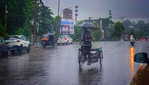 Read more about the article ରାଜ୍ୟର ବିଭିନ୍ନ ସ୍ଥାନରେ ପ୍ରବଳ ବର୍ଷା ସମ୍ଭାବନା, ୪ ଜିଲ୍ଲାକୁ ରେଡ୍ ଆଲର୍ଟ ଜାରି କଲା ପାଣିପାଗ ବିଭାଗ