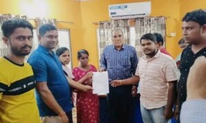 Read more about the article ଟ୍ରେନ୍ ଦୁର୍ଘଟଣାରେ ମୃତକଙ୍କ ପରିବାରକୁ କ୍ଷତି ପୂରଣ ସହ ନିଯୁକ୍ତି ପ୍ରଦାନ