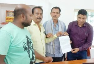 Read more about the article ବାରମ୍ବାର ବିଦ୍ୟୁତ କାଟ ସହ ବଳପୂର୍ବକ ବିଲ୍ ଆଦାୟ କରୁଛନ୍ତି ଟିପିସିଓଡିଏଲ କର୍ମଚାରୀ, ଅଭିଯୋଗ କଲେ ସ୍ଥାନୀୟ ଲୋକ