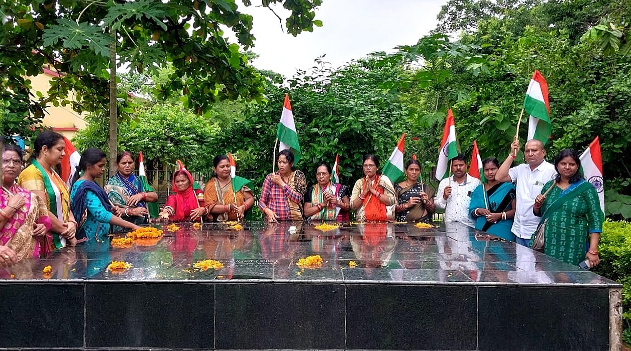 You are currently viewing ଆଜାଦି କା ଅମୃତ ମହୋତ୍ସବରେ ମହିଳା ସ୍ୱାଧୀନତା ସଂଗ୍ରାମୀ ମାଳତି ଚୌଧୁରୀଙ୍କୁ ବିଜେପିର ଶ୍ରଦ୍ଧାଞ୍ଜଳି