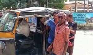 Read more about the article ଡ୍ରେନ ସଫେଇ ବେଳେ ଭୁଶୁଡ଼ିଲା କାନ୍ଥ, ୫ ଆହତ