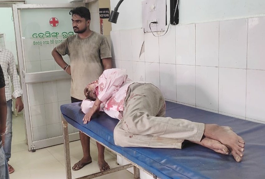 You are currently viewing ସାଇକେଲରୁ ପଡ଼ି ବୃଦ୍ଧ ଗୁରୁତର