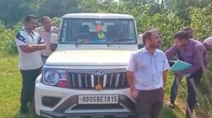 Read more about the article ପ୍ରତିଶ୍ରୁତି ପାଳନ ନ କରି ଗଛ କାଟିବାରୁ କମ୍ପାନୀ କର୍ତ୍ତୃପକ୍ଷଙ୍କୁ ଘେରିଲେ ଗ୍ରାମବାସୀ, ୩ ଘଣ୍ଟା ପରେ ଛାଡ଼ିଲେ