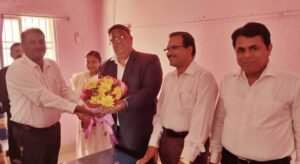 Read more about the article ଅନୁଗୁଳ ଜିଲ୍ଲା ଦୌରାଜଜଙ୍କୁ ସମ୍ବର୍ଦ୍ଧନା, ବିଭିନ୍ନ ଦାବି ଜଣାଇଲେ ଓକିଲ ସଂଘ
