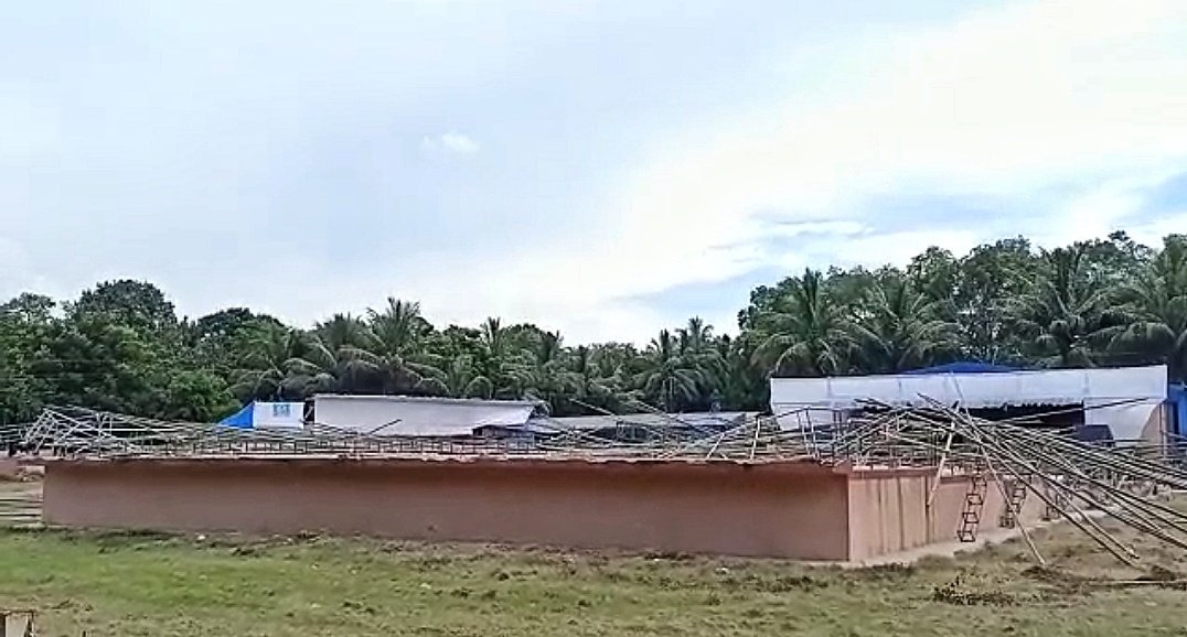 You are currently viewing ବିଶ୍ୱକର୍ମା ପୂଜାରେ ବଡ଼ ଅଘଟଣ: ଟେଣ୍ଟ ଭୁଶୁଡ଼ି ୫ ଆହତ