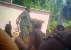 Read more about the article ମହିଳା କନିଷ୍ଠ ଯନ୍ତ୍ରୀଙ୍କ ଦାଦାଗିରିକୁ ୭ ଦିନ ବିତିଲା: କାର୍ଯ୍ୟାନୁଷ୍ଠାନ ନେଉନି ପ୍ରଶାସନ, ହିତାଧିକାରୀଙ୍କୁ ଏଯାଏଁ ମିଳିନି ଭତ୍ତା