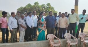 Read more about the article ଦିନିକିଆ ଛେଣ୍ଡିପଦା ଗସ୍ତରେ ଏନ୍ଏଚ୍ଏମ୍ ନିର୍ଦ୍ଦେଶିକା, ବିଭିନ୍ନ ପ୍ରକଳ୍ପ ବୁଲି ଦେଖିବା ସହ କଲେ ସମୀକ୍ଷା