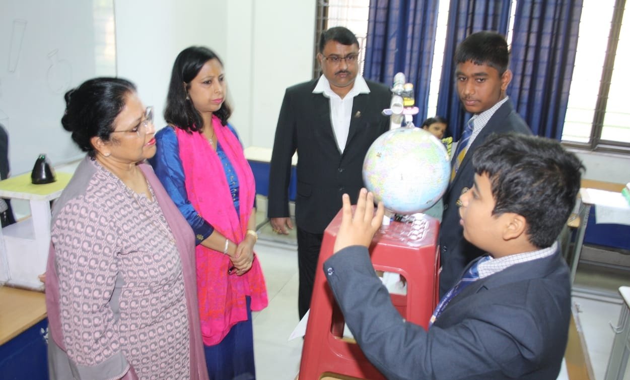 You are currently viewing ଓ. ପି. ଜିନ୍ଦଲ ସ୍କୁଲ ପକ୍ଷରୁ ପୁସ୍ତକ ମେଳା: ଜ୍ଞାନବର୍ଦ୍ଧକ ବହି ପଢିବାକୁ ଉପଦେଶ