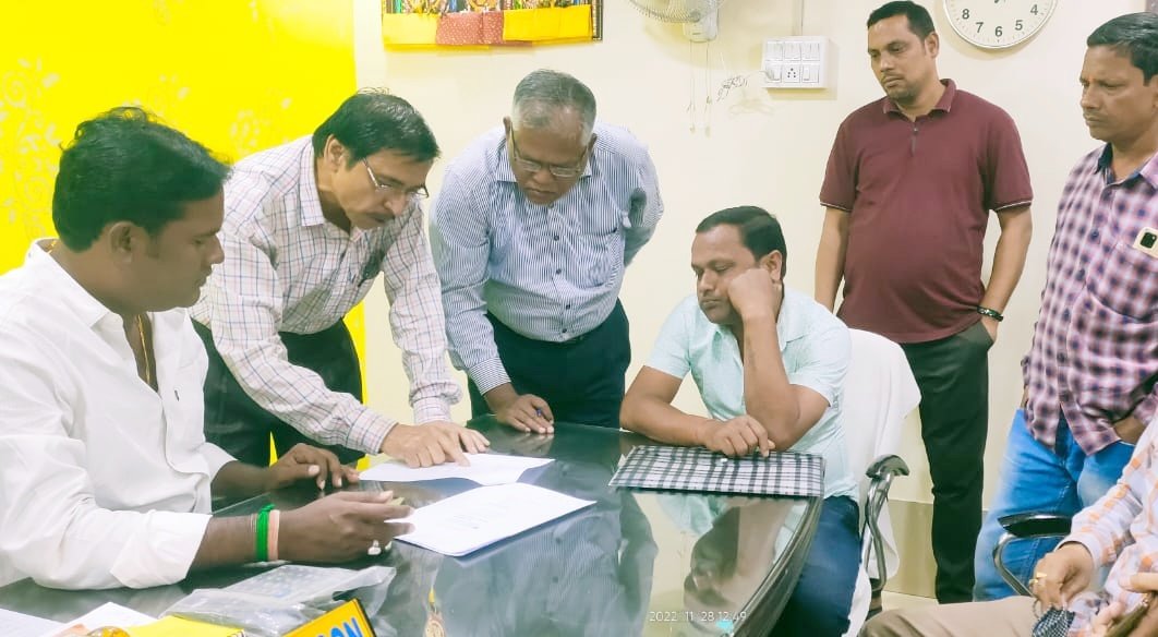 You are currently viewing ବିନା ସୂଚନାରେ ହୋଲ୍ଡିଂ ଟ୍ୟାକ୍ସ୍ ୧୦ ଗୁଣ ବଢ଼ାଯାଇଥିବା ଅଭିଯୋଗ, ମ୍ୟୁନିସିପାଲଟି ସହ ଆଲୋଚନା କଲା ତାଳଚେର ନାଗରିକ ମଞ୍ଚ