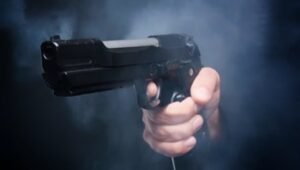 Read more about the article ଦିନ ଦ୍ବିପ୍ରହରରେ ଯୁବକଙ୍କୁ ଗୁଳିମାଡ଼, ଗୁରୁତର ଅବସ୍ଥାରେ ହସ୍ପିଟାଲରେ ଭର୍ତ୍ତି