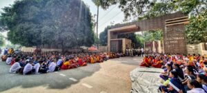 Read more about the article ୮ ଦଫା ଦାବି ନେଇ ଜିଲ୍ଲାପାଳଙ୍କ କାର୍ଯ୍ୟାଳୟ ସମ୍ମୁଖରେ ଗଣଧାରଣାରେ ବସିଛନ୍ତି ଅଙ୍ଗନବାଡ଼ି କର୍ମୀ