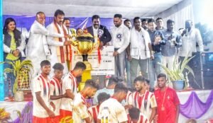 Read more about the article ହେମସୁରପଡା କପ ଫୁଟବଲ: କୁଚିଣ୍ଡା ଝାରସୁଗୁଡାକୁ ହରାଇ ଚମ୍ପିୟାନ