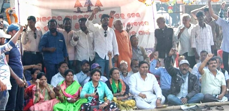 You are currently viewing ତାଳଚେର ଜିଲ୍ଲା ଘୋଷଣା ଦାବି, ୧୭ ଦିନରେ ଶାନ୍ତିପୂର୍ଣ୍ଣ ଗଣଧାରଣା