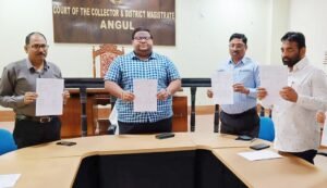 Read more about the article ନିର୍ବାଚନ ପାଇଁ ଚୂଡ଼ାନ୍ତ ଭୋଟର ତାଲିକା ପ୍ରକାଶିତ କଲେ ଜିଲ୍ଲାପାଳ