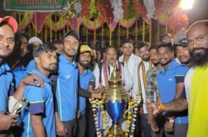 Read more about the article ବନ୍ଦା କପ୍ ଫାଇନାଲ୍ ମ୍ୟାଚ୍, ଟ୍ରଫି ହାତେଇଲା ଗୋତମରା