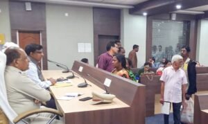 Read more about the article ଜିଲ୍ଲାସ୍ତରୀୟ ମିଳିତ ଜନ ଶୁଣାଣି ଶିବିର, ଦାଖଲ ହୋଇଥିବା ୧୧୬ଟି ଅଭିଯୋଗ ମଧ୍ୟରୁ ୧୨ଟିର ହେଲା ଫଇସଲା