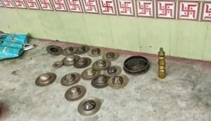 Read more about the article ମନ୍ଦିରରୁ ଚୋରି ଅଭିଯୋଗରେ ୨ ଯୁବକ ଗିରଫ