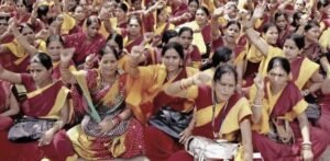 Read more about the article ବଦଳିଲା ଅଙ୍ଗନବାଡି କର୍ମୀ ଏବଂ ସହାୟିକାଙ୍କ ନିଯୁକ୍ତି ନିୟମ, ଦ୍ବାଦଶ ପାସ୍ ନ କଲେ କରିପାରିବେନି ଚାକିରି